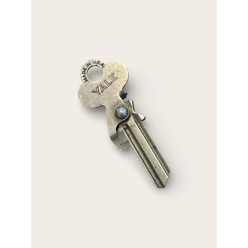 YALE & TOWNE -Vintage,Made in USA Postmaster HINGED KEY BLANK Uncut Brass
